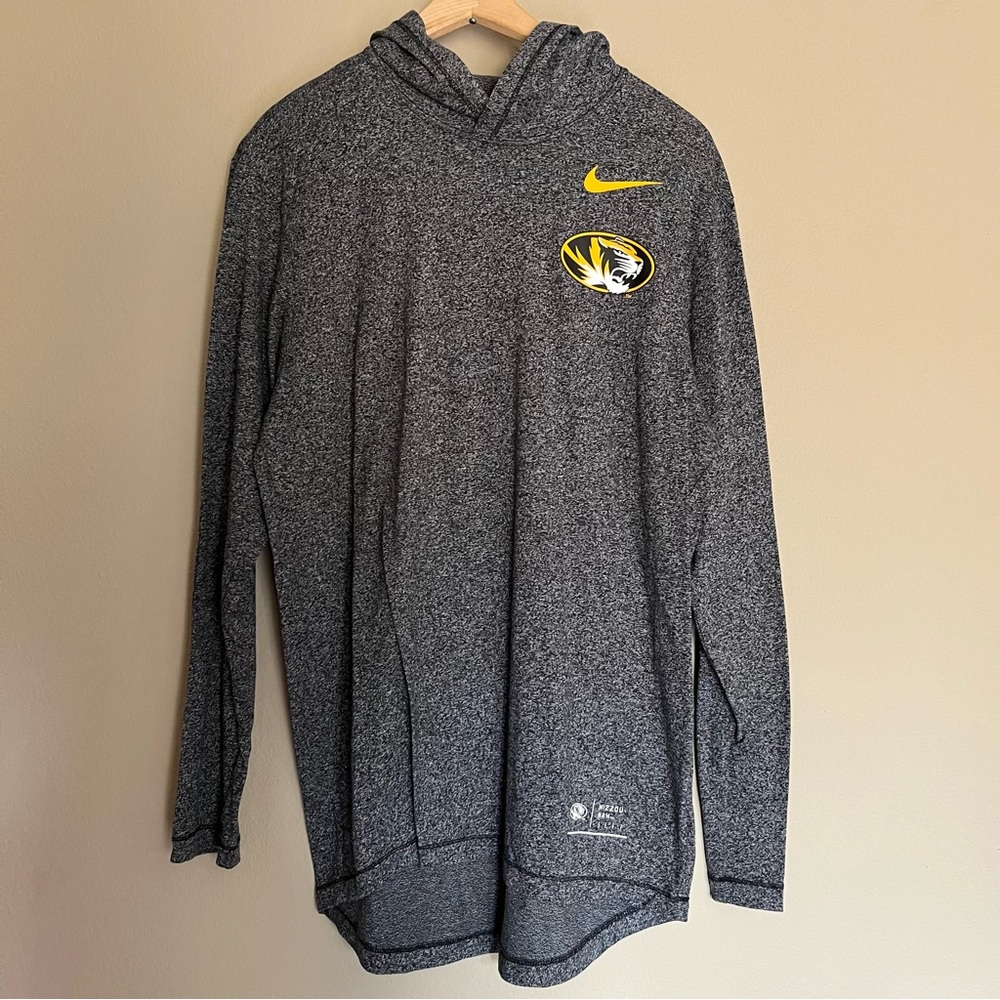 Nike Men’s Grey Hooded Mizzou Pullover Medium